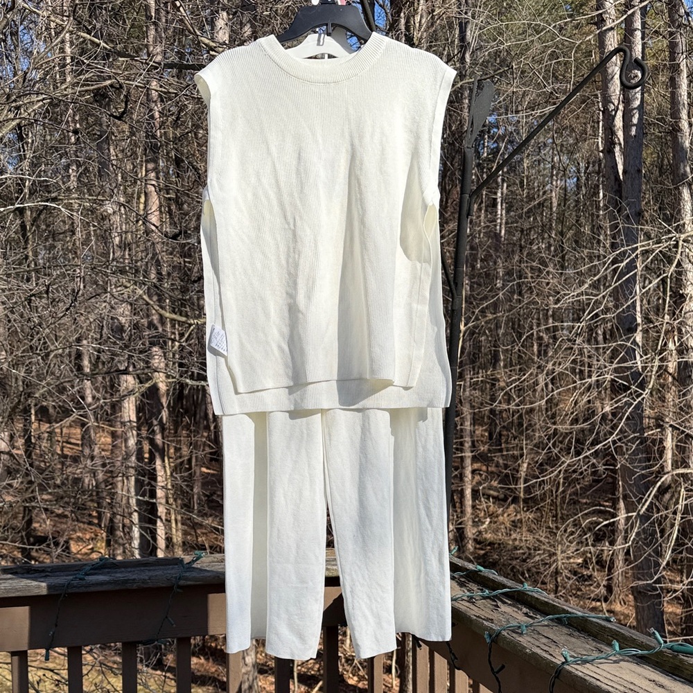NWT Sleeveless Ribbed Knit 2 Piece Outfit
